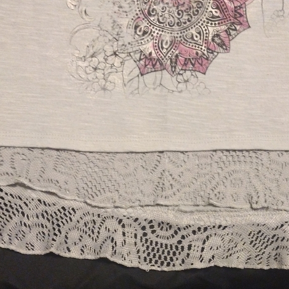 Faded Glory White and Pink Asymmetrical Graphic Blouse​​ - Picture 5 of 5